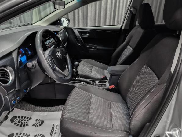Toyota Auris II с пробегом 2013 года, цена 920 000 рублей, 230000 км, хэтчбек, Автокод Объявления
