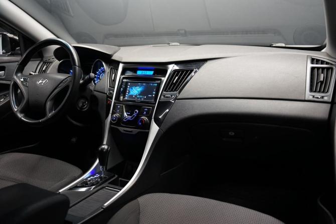 Hyundai Sonata VI (YF) с пробегом 2010 года, цена 1 085 000 рублей, 261254 км, седан, Автокод Объявления