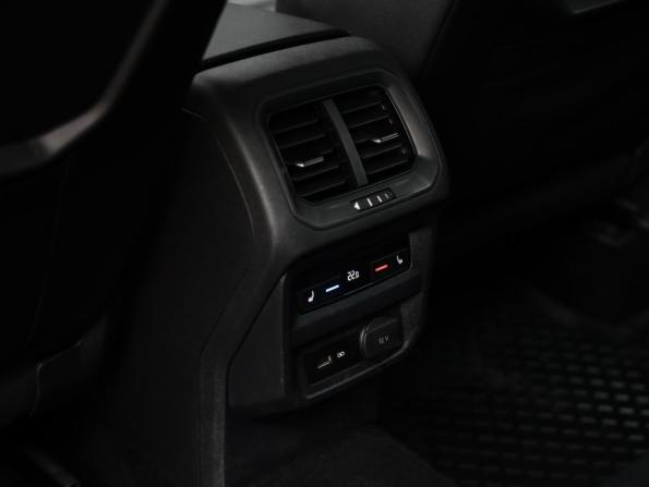 Volkswagen Tiguan II с пробегом 2018 года, цена 2 399 000 рублей, 94813 км, внедорожник, Автокод Объявления