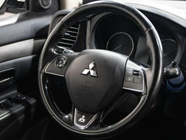 Mitsubishi Outlander III Рестайлинг 2 с пробегом 2016 года, цена 1 629 000 рублей, 175000 км, внедорожник, Автокод Объявления