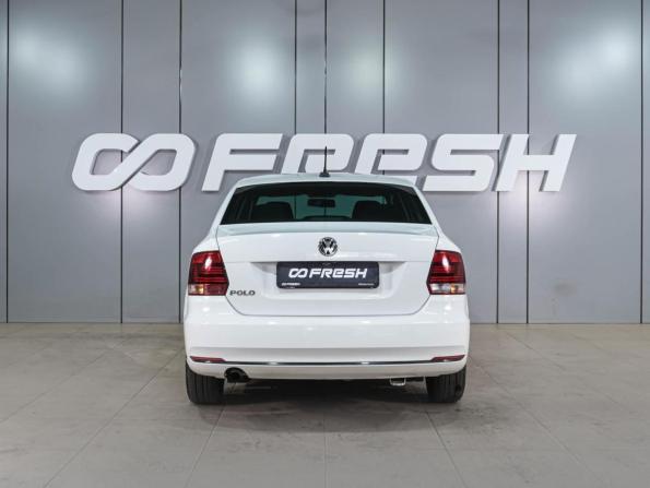 Volkswagen Polo V Рестайлинг с пробегом 2018 года, цена 1 339 000 рублей, 106350 км, седан, Автокод Объявления