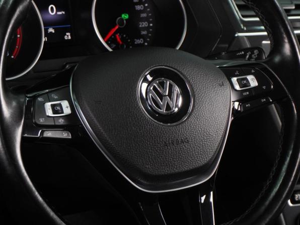 Volkswagen Tiguan II с пробегом 2020 года, цена 2 438 000 рублей, 115301 км, внедорожник, Автокод Объявления