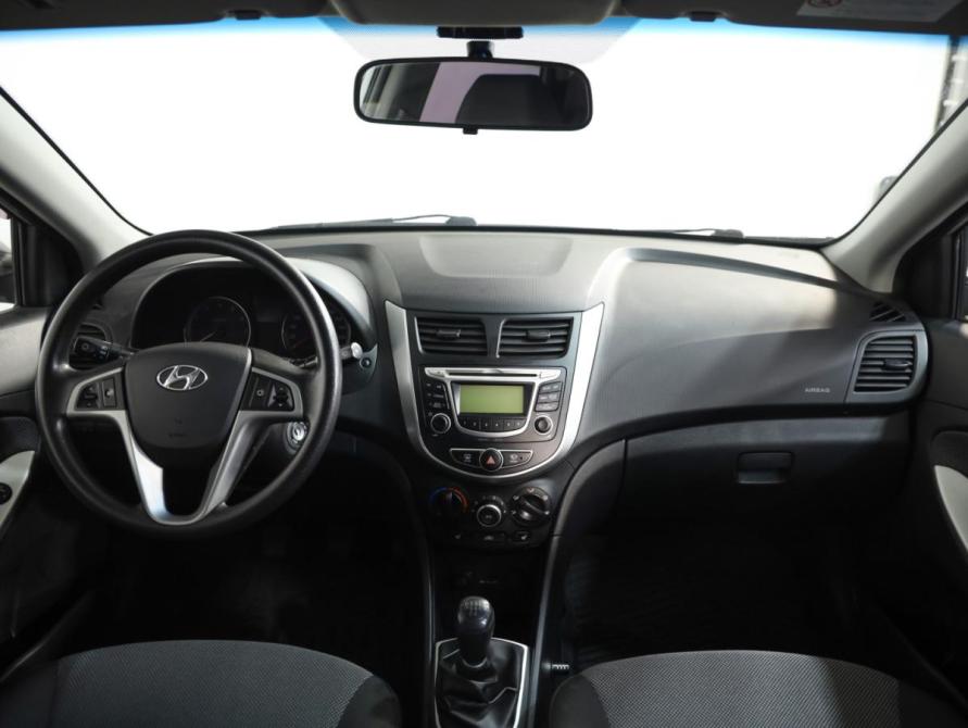 Hyundai Solaris I Санкт-Петербург  - изображение 10