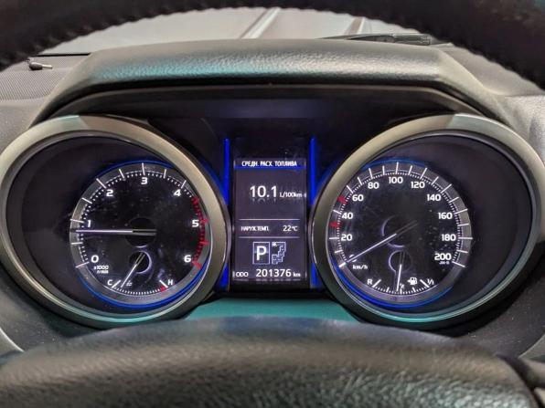 Toyota Land Cruiser Prado 150 Series Рестайлинг 1 с пробегом 2015 года, цена 3 080 000 рублей, 201000 км, внедорожник, Автокод Объявления