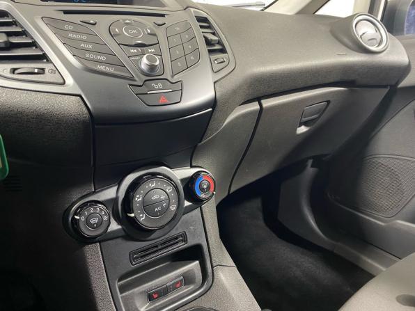 Ford Fiesta Mk6 Рестайлинг с пробегом 2016 года, цена 719 000 рублей, 147000 км, седан, Автокод Объявления