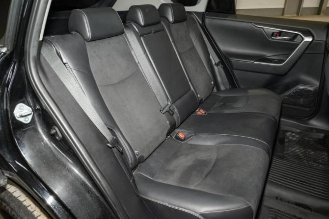 Toyota RAV4 V (XA50) с пробегом 2021 года, цена 3 649 000 рублей, 79982 км, внедорожник, Автокод Объявления