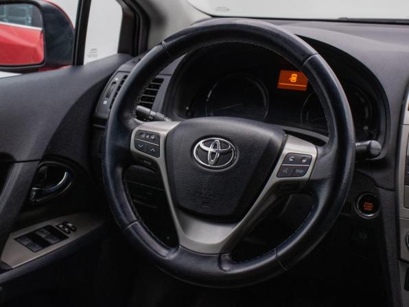 Toyota Avensis III Рестайлинг с пробегом 2011 года, цена 1 196 000 рублей, 124022 км, седан, Автокод Объявления
