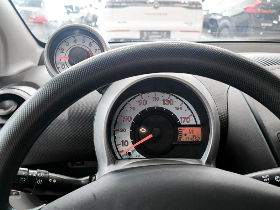 Peugeot 107 I Казань  - изображение 16