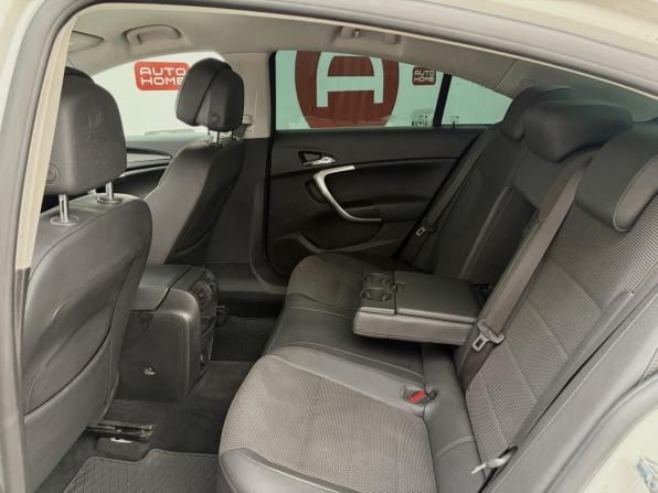 Opel Insignia I Рестайлинг с пробегом 2013 года, цена 699 990 рублей, 205000 км, седан, Автокод Объявления