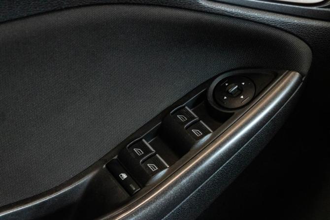 Ford Focus III Рестайлинг с пробегом 2015 года, цена 1 099 000 рублей, 146714 км, хэтчбек, Автокод Объявления