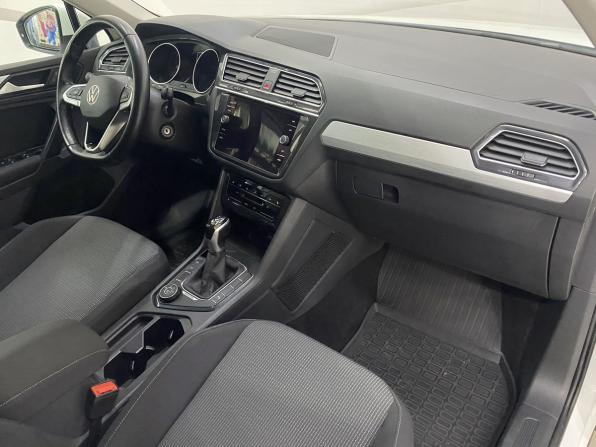 Volkswagen Tiguan II Рестайлинг с пробегом 2021 года, цена 3 099 000 рублей, 72000 км, внедорожник, Автокод Объявления
