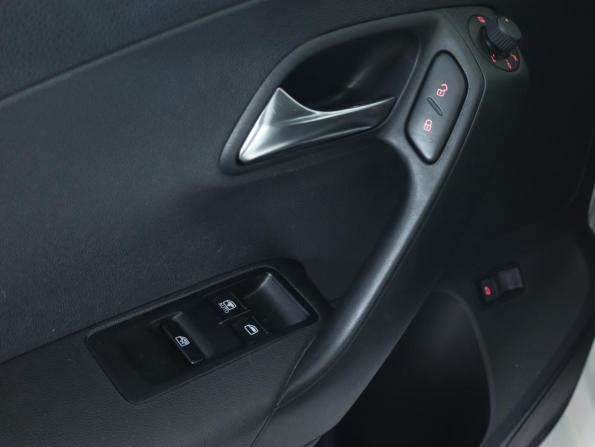 Volkswagen Polo V Рестайлинг с пробегом 2016 года, цена 849 000 рублей, 165555 км, седан, Автокод Объявления