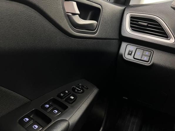 Hyundai Solaris II с пробегом 2018 года, цена 1 310 000 рублей, 153434 км, седан, Автокод Объявления