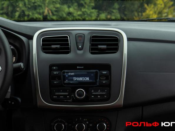 Renault Logan II Рестайлинг с пробегом 2022 года, цена 1 403 000 рублей, 7378 км, седан, Автокод Объявления
