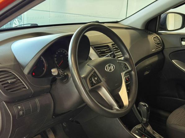 Hyundai Solaris I Рестайлинг с пробегом 2015 года, цена 1 047 000 рублей, 112807 км, седан, Автокод Объявления