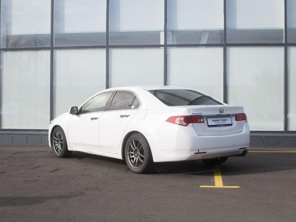 Honda Accord VIII Рестайлинг с пробегом 2012 года, цена 1 100 000 рублей, 307384 км, седан, Автокод Объявления