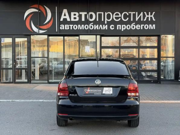 Volkswagen Polo V Рестайлинг с пробегом 2018 года, цена 1 223 000 рублей, 101734 км, седан, Автокод Объявления