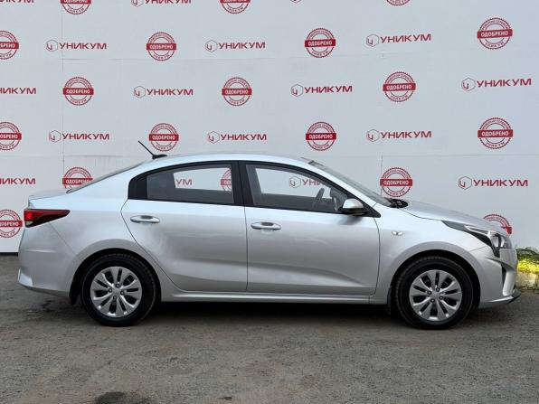 Kia Rio IV Рестайлинг с пробегом 2020 года, цена 1 799 000 рублей, 55988 км, седан, Автокод Объявления