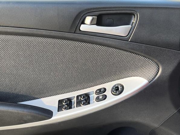 Hyundai Solaris I с пробегом 2013 года, цена 799 000 рублей, 142236 км, хэтчбек, Автокод Объявления