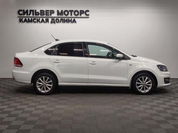 Volkswagen Polo V Рестайлинг с пробегом 2017 года, цена 880 000 рублей, 154000 км, седан, Автокод Объявления