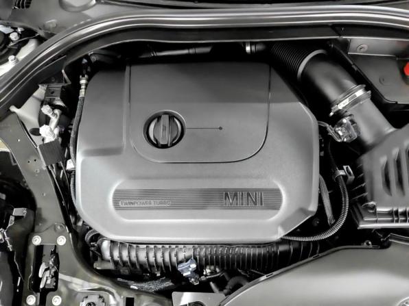 Mini Clubman II Рестайлинг с пробегом 2022 года, цена 3 700 000 рублей, 33127 км, универсал, Автокод Объявления