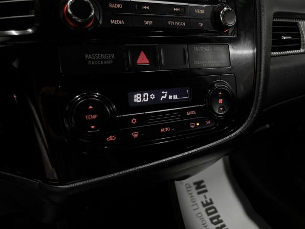 Mitsubishi Outlander III Рестайлинг 2 с пробегом 2016 года, цена 1 595 000 рублей, 140255 км, внедорожник, Автокод Объявления