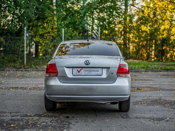Volkswagen Polo V с пробегом 2015 года, цена 750 000 рублей, 274335 км, седан, Автокод Объявления