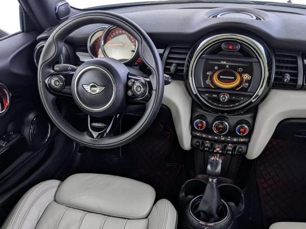 Mini Hatch III (F55/F56) с пробегом 2016 года, цена 2 010 000 рублей, 68903 км, хэтчбек, Автокод Объявления