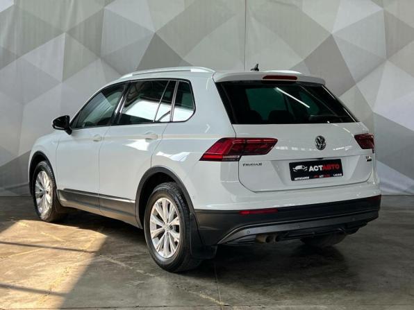 Volkswagen Tiguan II с пробегом 2016 года, цена 1 930 000 рублей, 250483 км, внедорожник, Автокод Объявления