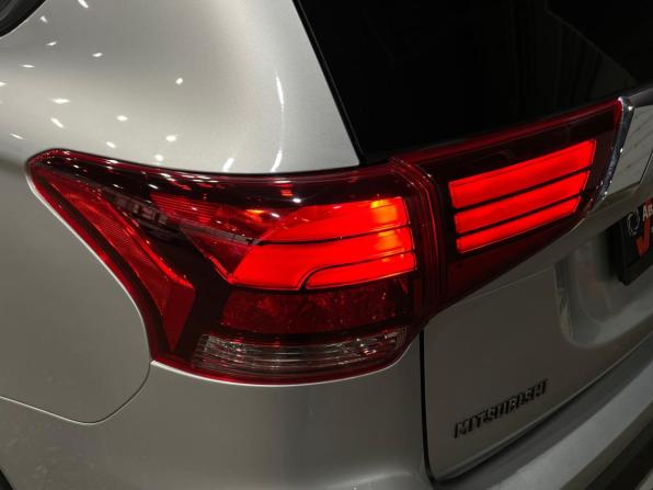 Mitsubishi Outlander III Рестайлинг 2 с пробегом 2015 года, цена 1 498 000 рублей, 237192 км, внедорожник, Автокод Объявления