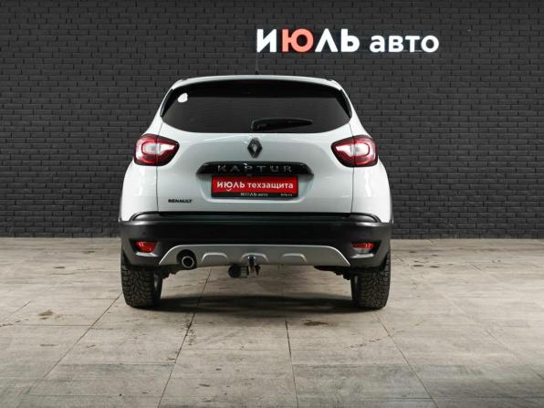 Renault Kaptur I с пробегом 2017 года, цена 1 300 000 рублей, 159530 км, внедорожник, Автокод Объявления