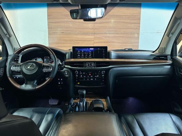 Lexus LX III Рестайлинг 2 с пробегом 2015 года, цена 6 499 900 рублей, 173434 км, внедорожник, Автокод Объявления