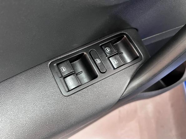 Volkswagen Polo V Рестайлинг с пробегом 2018 года, цена 1 350 000 рублей, 117400 км, седан, Автокод Объявления
