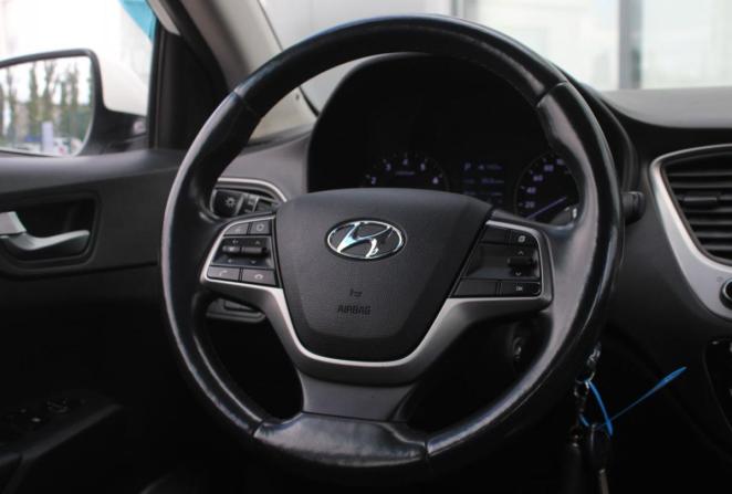 Hyundai Solaris II с пробегом 2018 года, цена 1 475 000 рублей, 125168 км, седан, Автокод Объявления