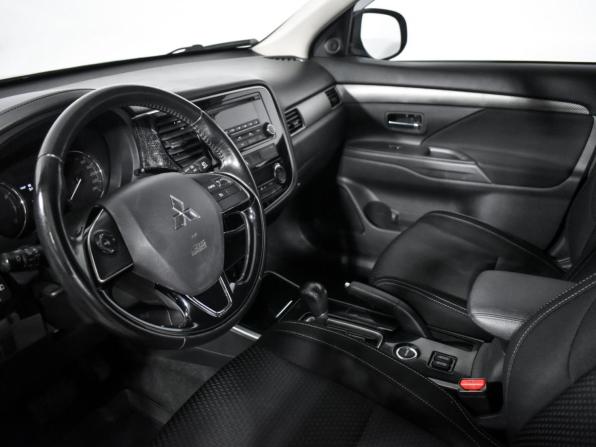 Mitsubishi Outlander III Рестайлинг 2 с пробегом 2017 года, цена 1 339 000 рублей, 223000 км, внедорожник, Автокод Объявления