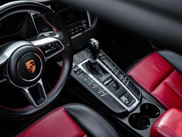 Porsche Macan I с пробегом 2018 года, цена 3 650 000 рублей, 130000 км, внедорожник, Автокод Объявления