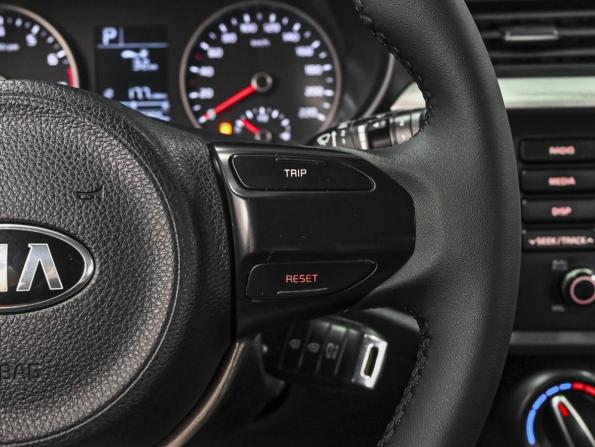Kia Rio IV с пробегом 2018 года, цена 1 230 111 рублей, 138250 км, хэтчбек, Автокод Объявления
