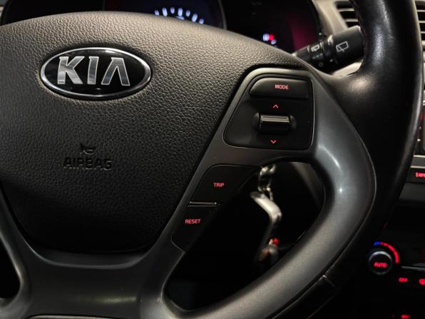 Kia Rio III Рестайлинг с пробегом 2015 года, цена 1 099 000 рублей, 99000 км, хэтчбек, Автокод Объявления