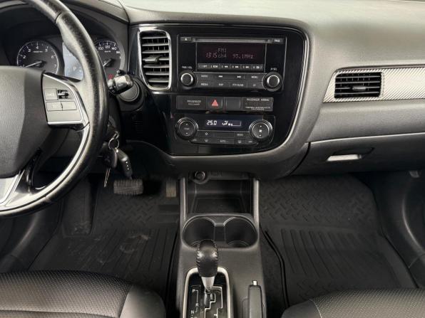 Mitsubishi Outlander III Рестайлинг 2 с пробегом 2015 года, цена 1 649 000 рублей, 166002 км, внедорожник, Автокод Объявления