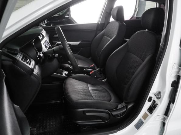 Kia Rio III Рестайлинг с пробегом 2015 года, цена 1 099 000 рублей, 136302 км, хэтчбек, Автокод Объявления