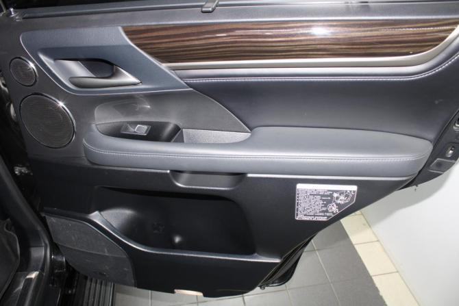 Lexus LX III Рестайлинг 2 с пробегом 2019 года, цена 9 200 000 рублей, 152600 км, внедорожник, Автокод Объявления