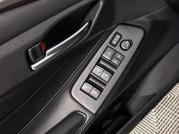 Toyota Avalon V Рестайлинг с пробегом 2023 года, цена 3 490 000 рублей, 7850 км, седан, Автокод Объявления