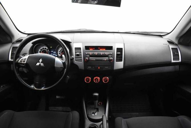Mitsubishi Outlander II Рестайлинг с пробегом 2010 года, цена 1 040 000 рублей, 131148 км, внедорожник, Автокод Объявления