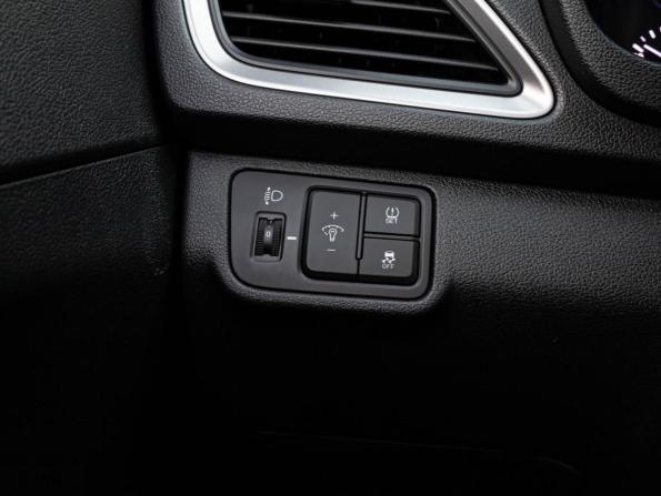 Hyundai Solaris II с пробегом 2018 года, цена 1 445 000 рублей, 75738 км, седан, Автокод Объявления