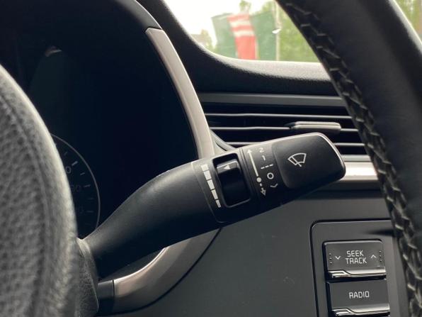 Kia Rio IV Рестайлинг с пробегом 2021 года, цена 979 000 рублей, 131420 км, седан, Автокод Объявления