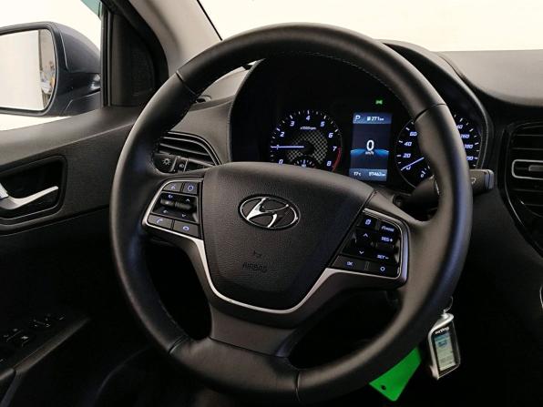Hyundai Solaris II Рестайлинг с пробегом 2021 года, цена 1 819 000 рублей, 57461 км, седан, Автокод Объявления