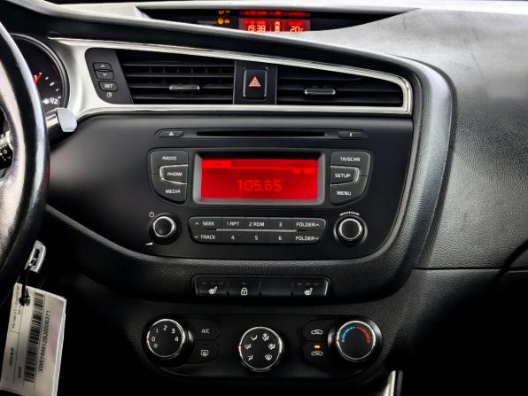 Kia Ceed II Рестайлинг с пробегом 2018 года, цена 1 300 000 рублей, 171570 км, универсал, Автокод Объявления