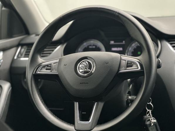 Skoda Octavia III (A7) Рестайлинг с пробегом 2018 года, цена 1 740 000 рублей, 148900 км, лифтбек, Автокод Объявления