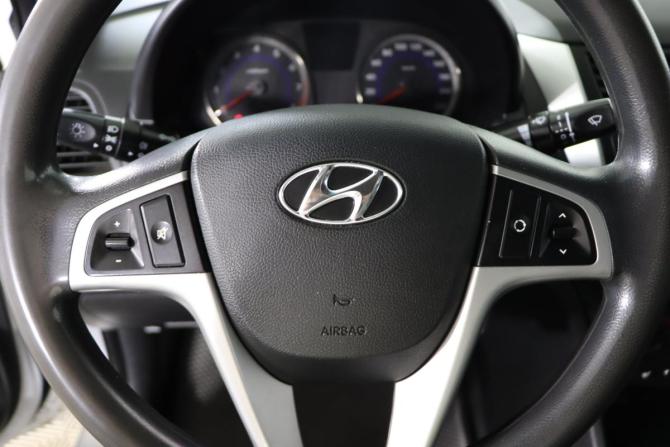Hyundai Solaris I с пробегом 2013 года, цена 699 990 рублей, 200448 км, седан, Автокод Объявления