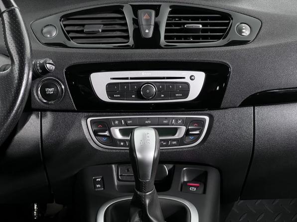 Renault Scenic III Рестайлинг 2 с пробегом 2015 года, цена 1 250 000 рублей, 147544 км, компактвэн, Автокод Объявления